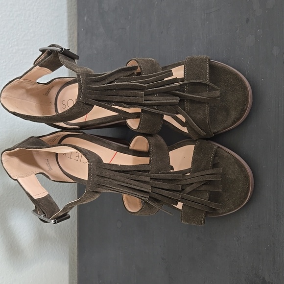 Sole Society Green Suede Fringe Sandals  Size 7 - Picture 6 of 9